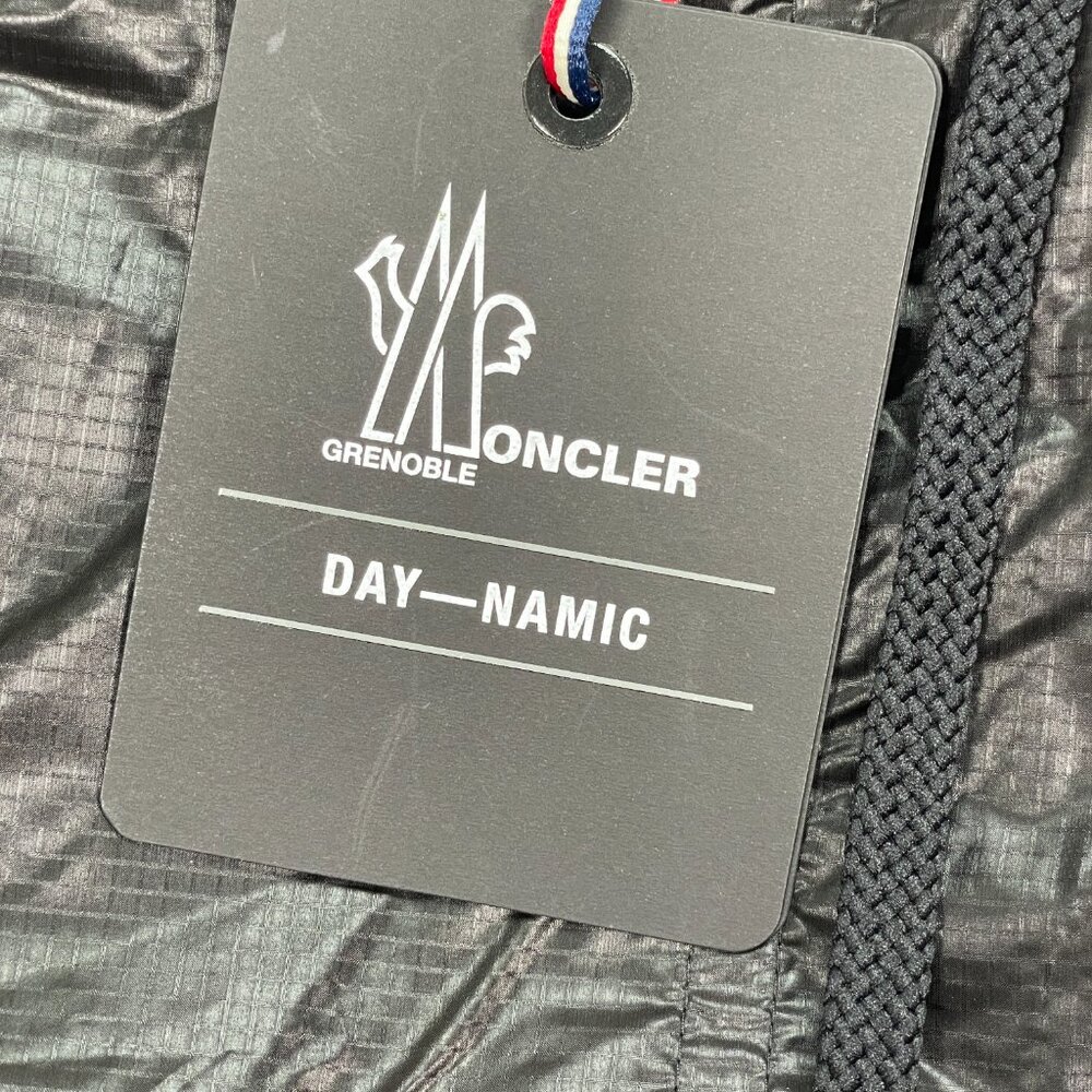 Moncler Grenoble Bermuda Shorts Men's Size Large (Fits 36) Day-Namic 10" NWT - Picture 3 of 16